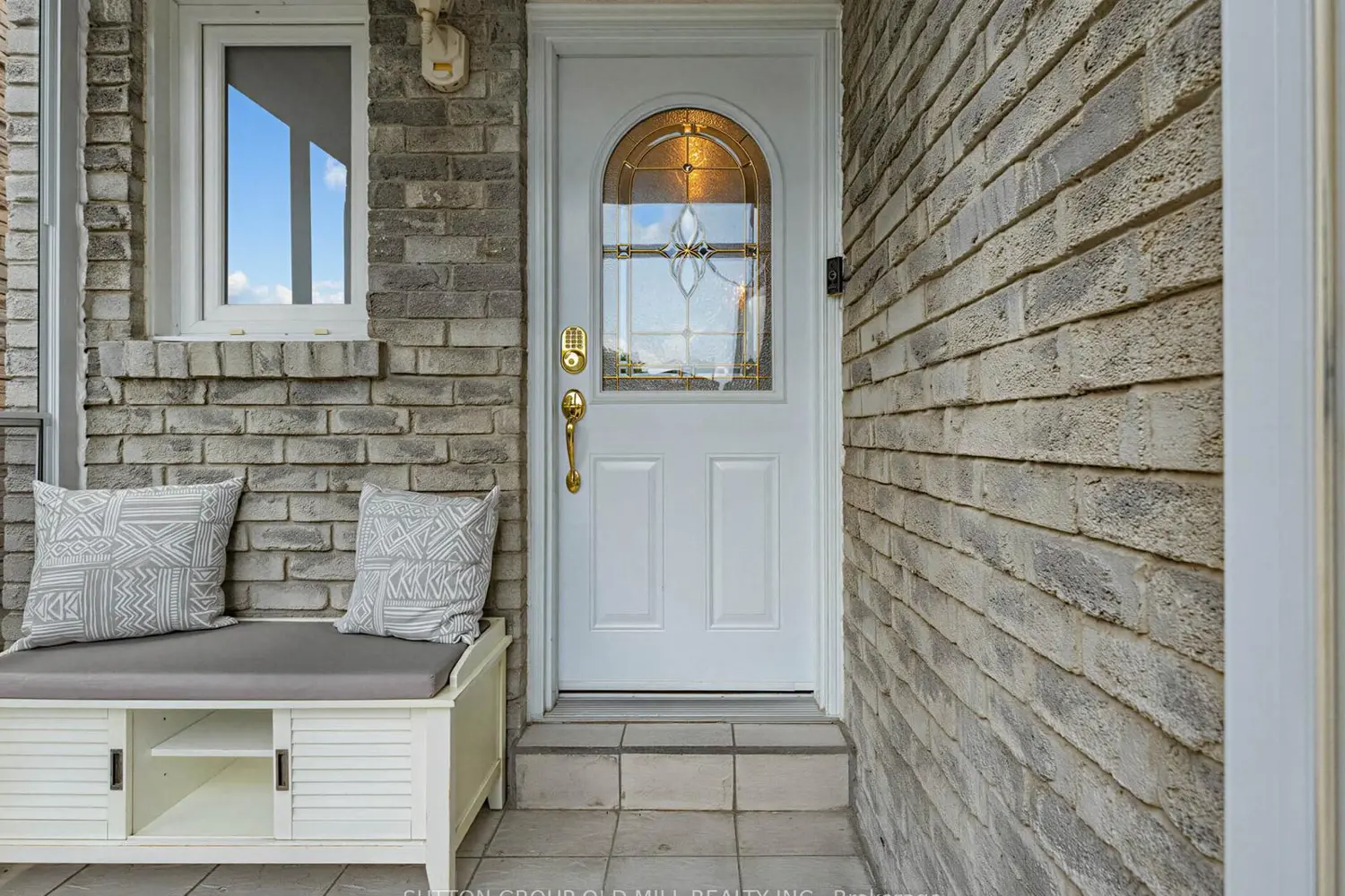 1629 Dewberry Crescent photo 3