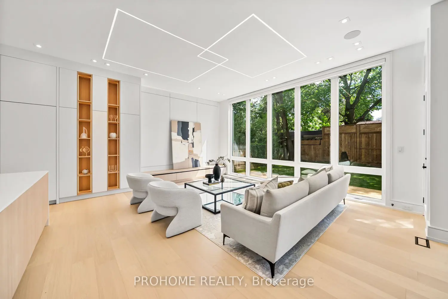 15 Aldershot Crescent photo 5