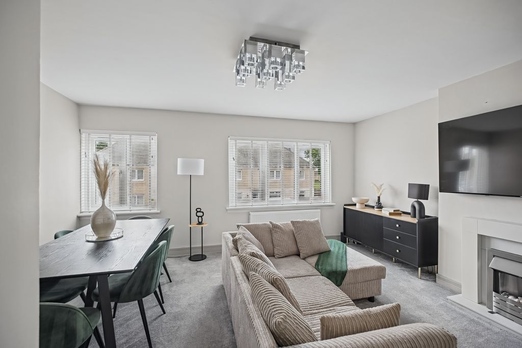 2 bed flat for saleCheviot Crescent, Wishaw ML2 photo 2