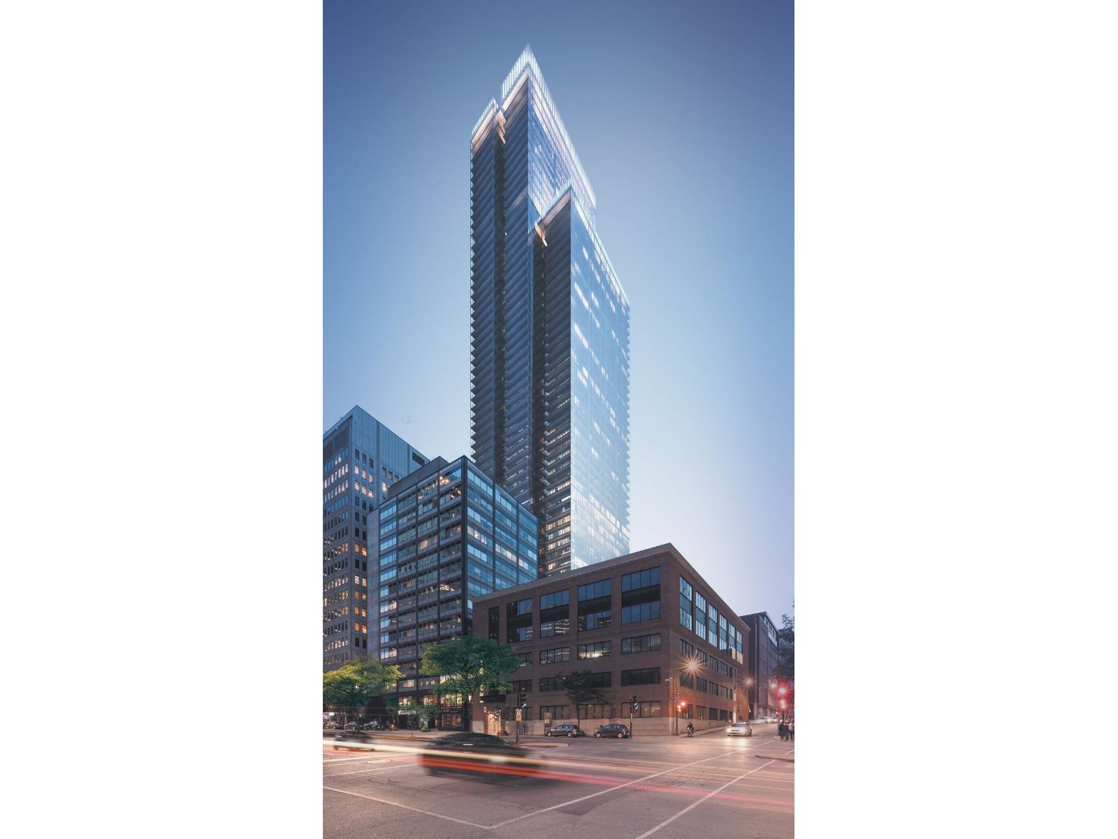 1205 Place Phillips