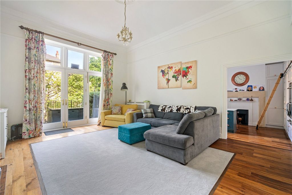 7 bed end terrace house for saleEaton Crescent, Clifton, Bristol BS8 photo 5