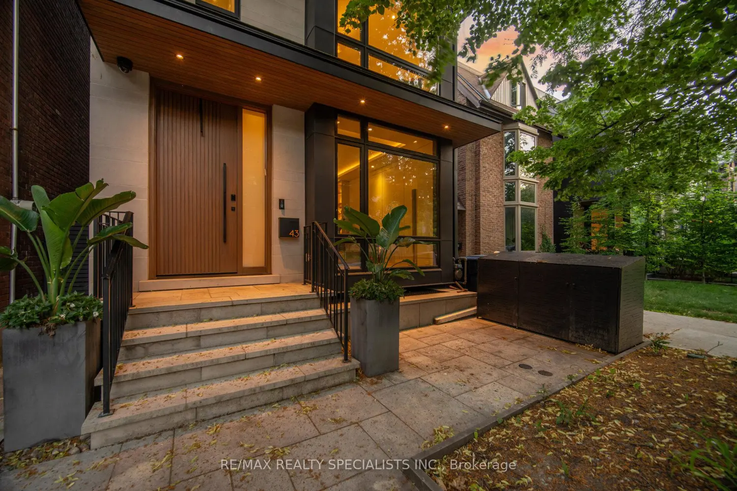 43 Summerhill Avenue photo 2