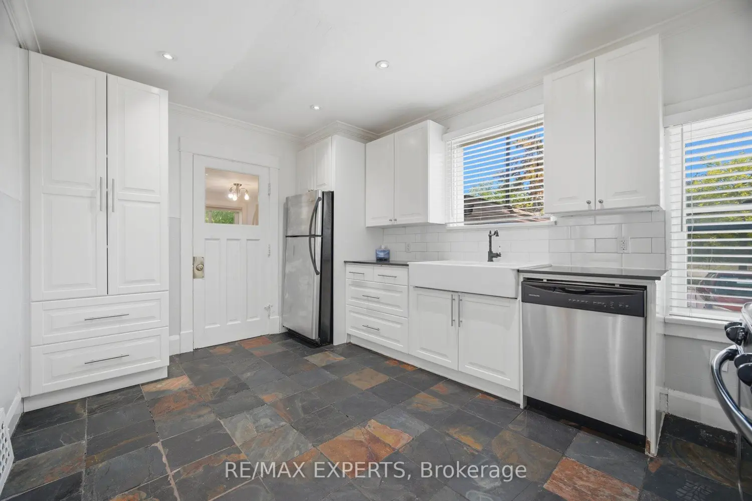 3 Maple Avenue photo 5