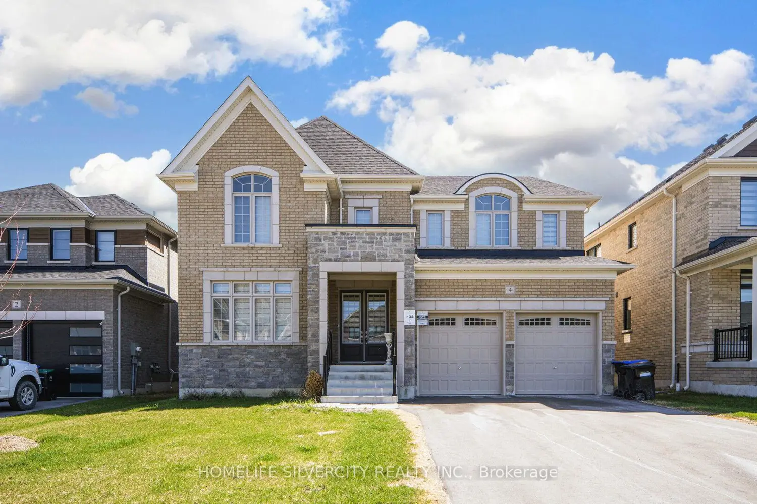4 Sandhill Crescent photo 2