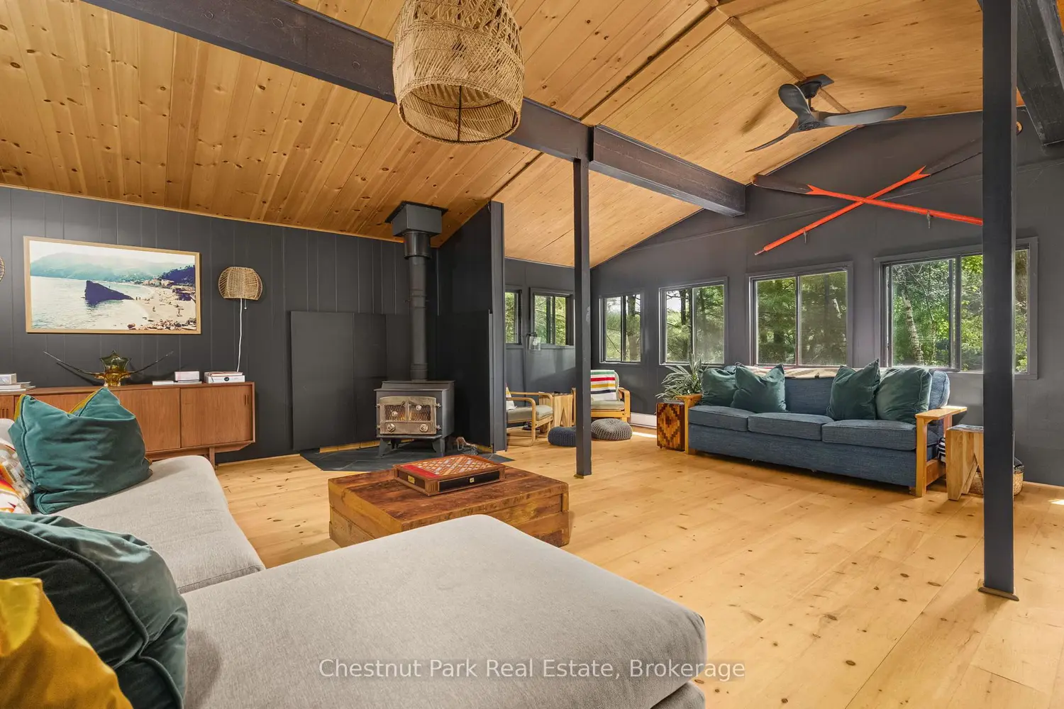 1071 Strachan Point Road photo 3