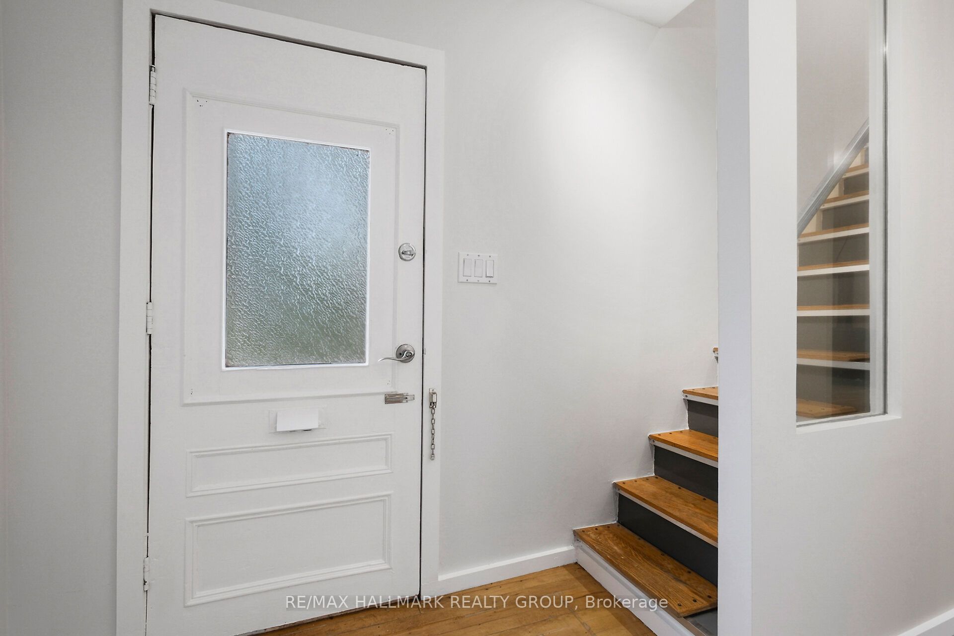 1 Taylor Lane, Ottawa, ON, K1M 2A9 photo 5