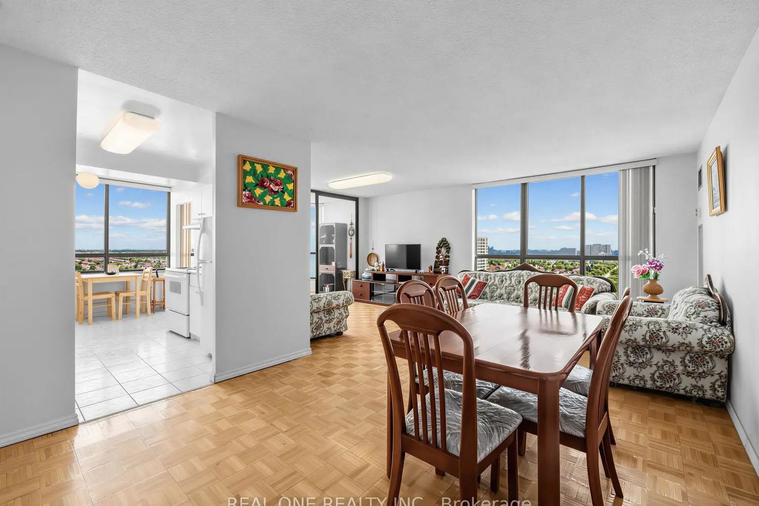 75 Bamburgh Circle 1721 photo 4