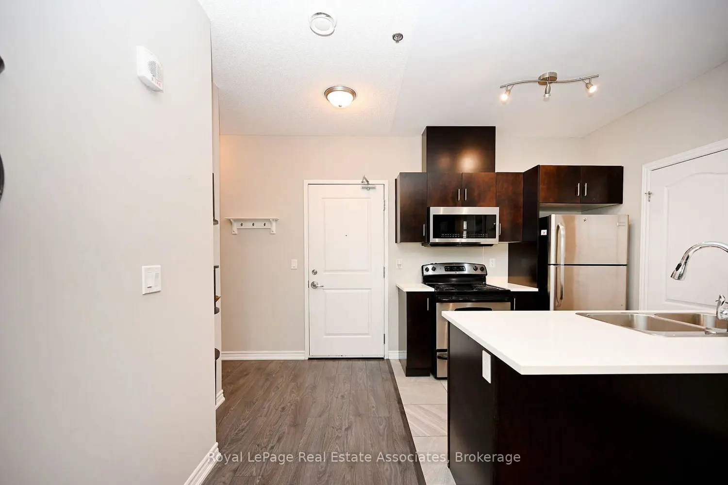 1370 Costigan Road 209 photo 3