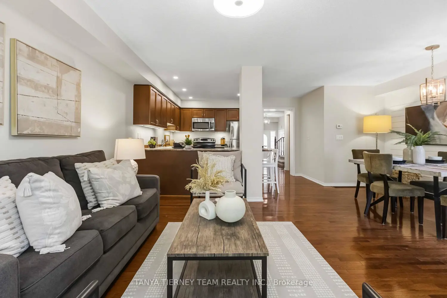 10 Ramona Way photo 4