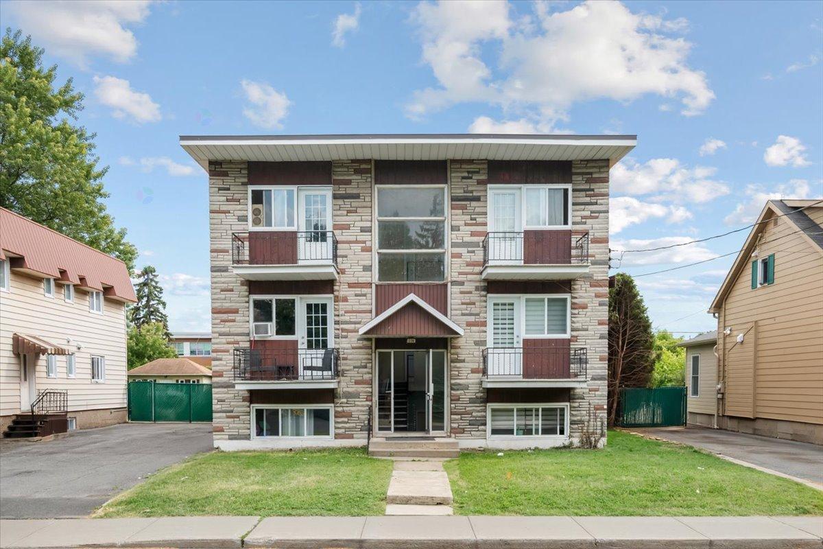 694 Rue Dollard