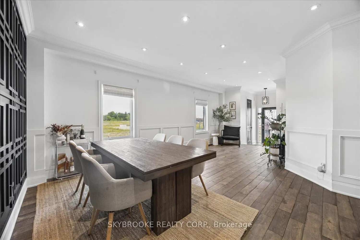 1150 Wharram Way photo 2