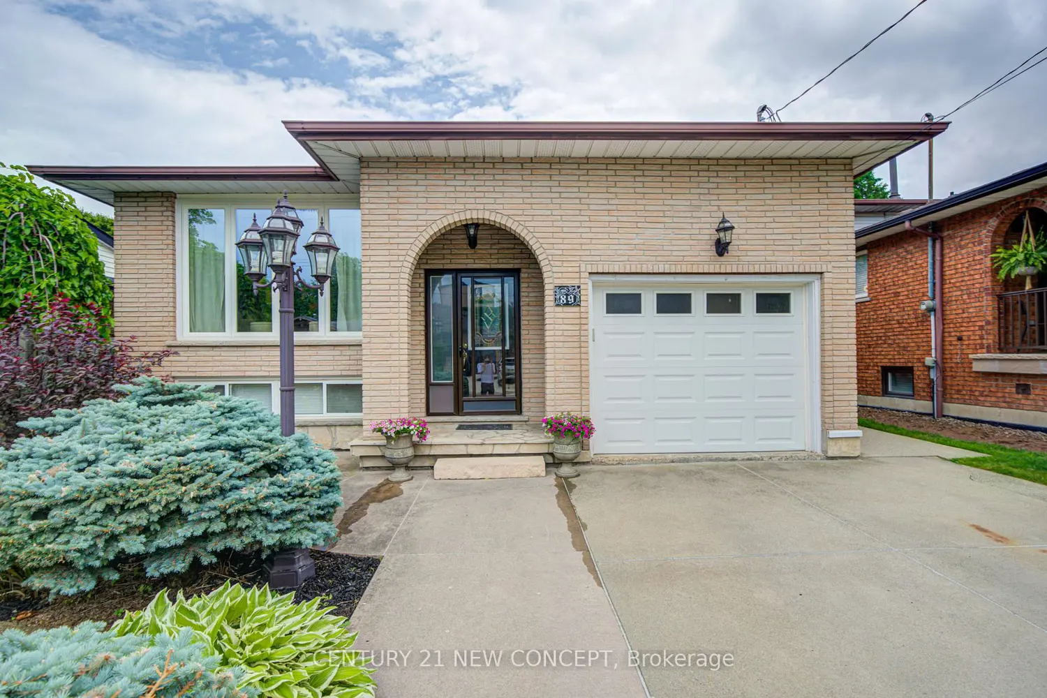 89 Greencedar Drive photo 2