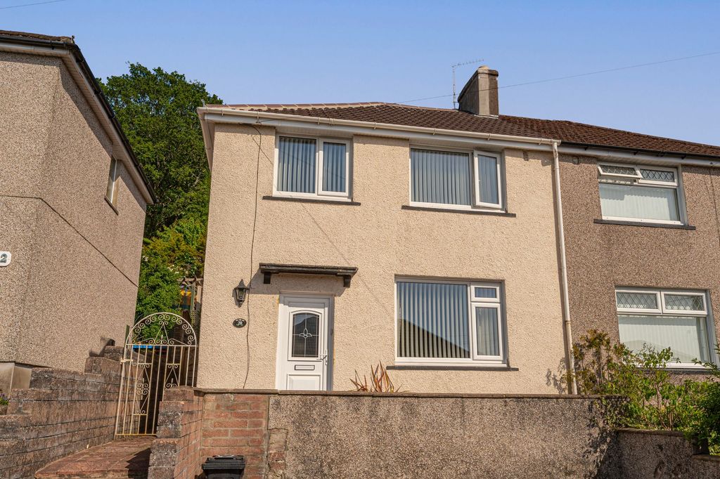 3 bed semi-detached house for saleGraig Park Hill, Newport NP20