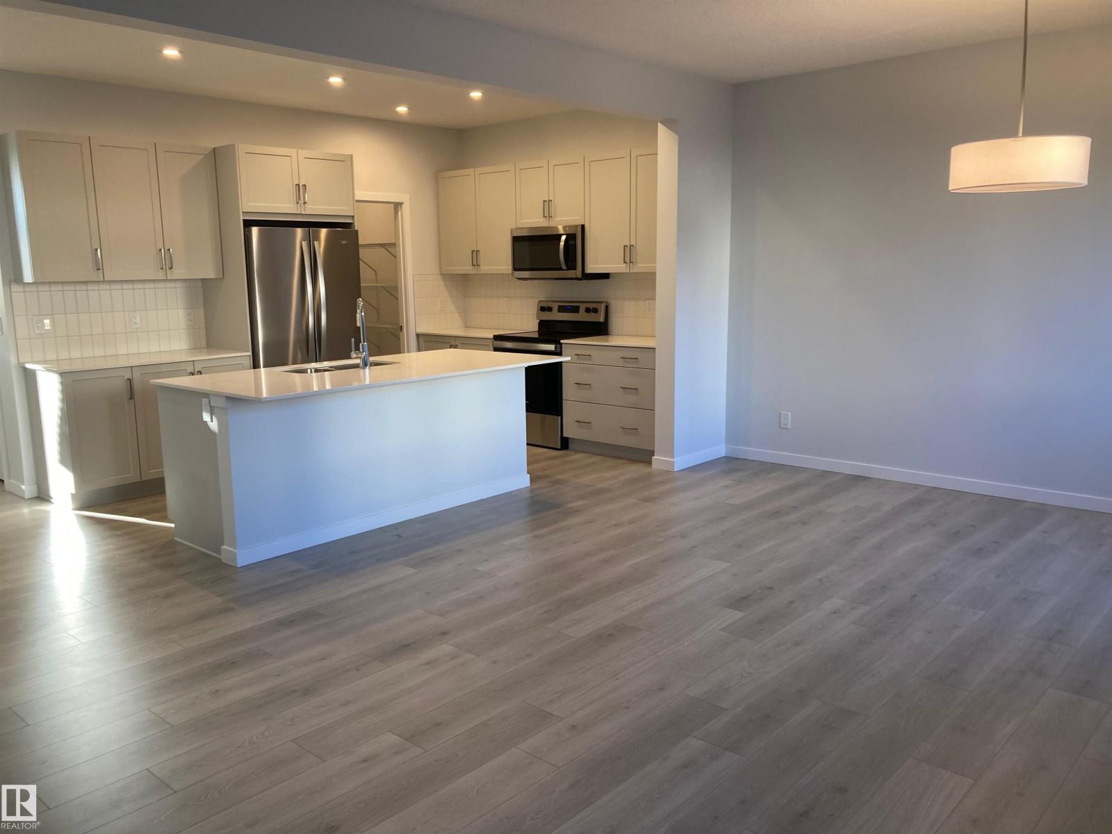 22904 94 AV NW