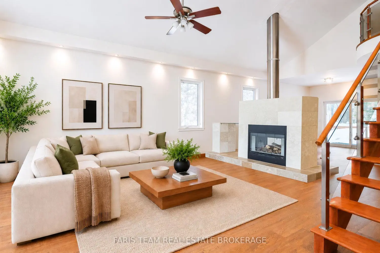 2384 Champlain Road photo 5