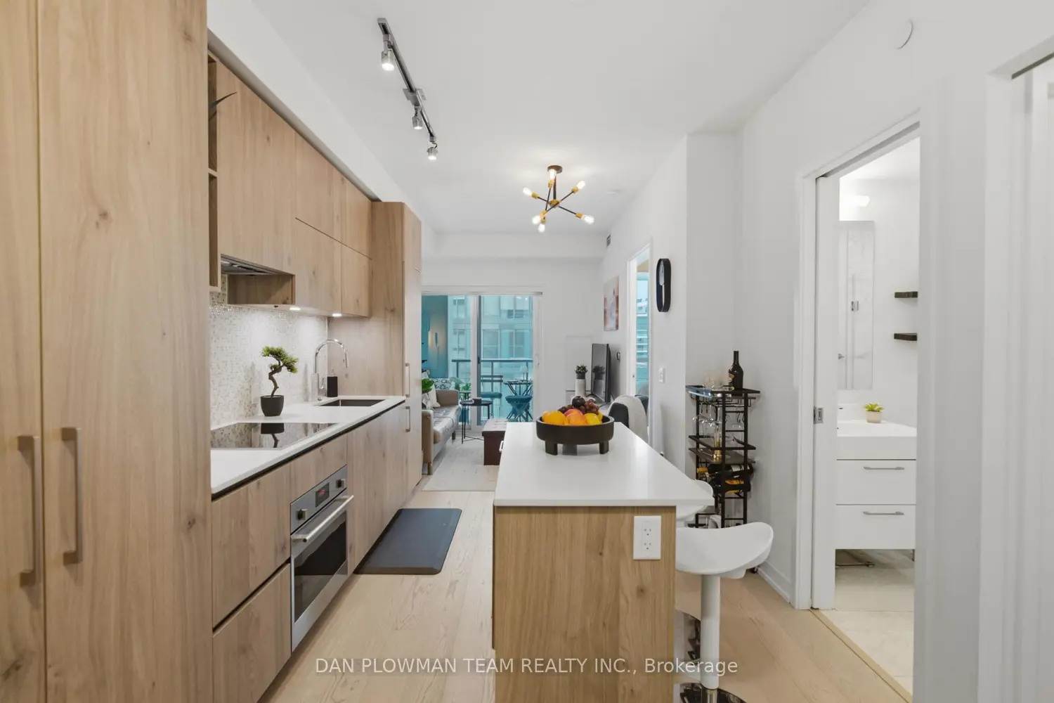1 Yorkville Avenue 901