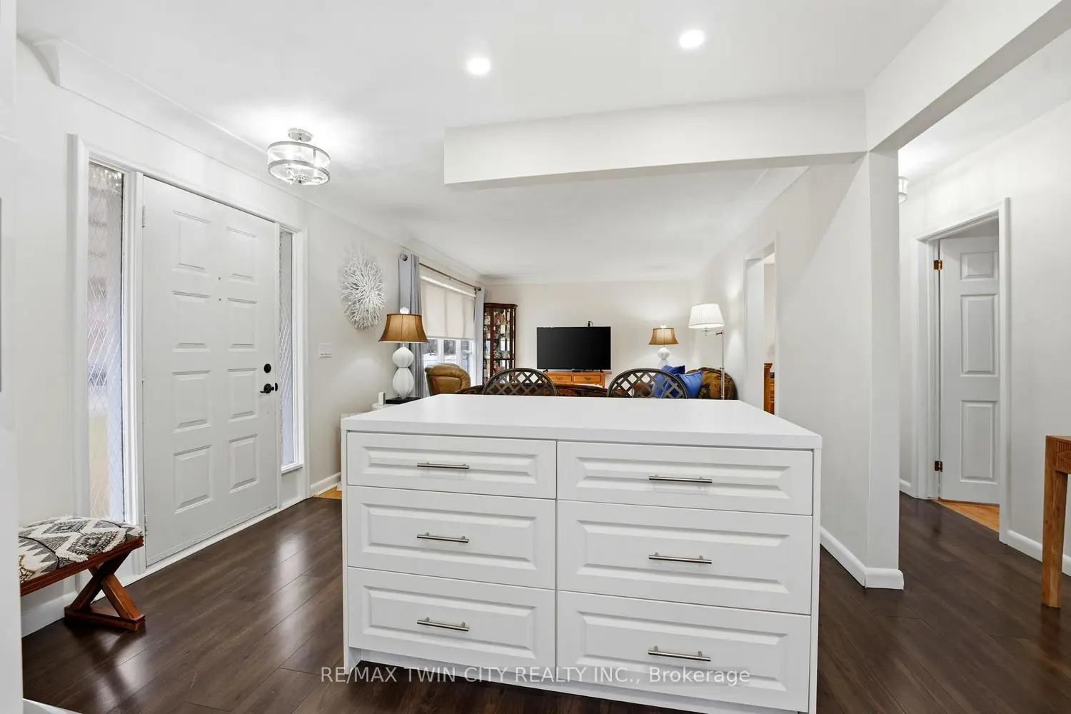 168 Montclair Crescent photo 4