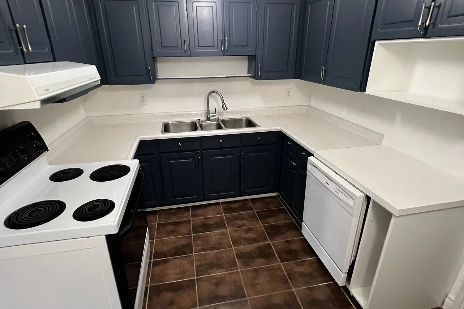 130 Neptune Drive 202 photo 3