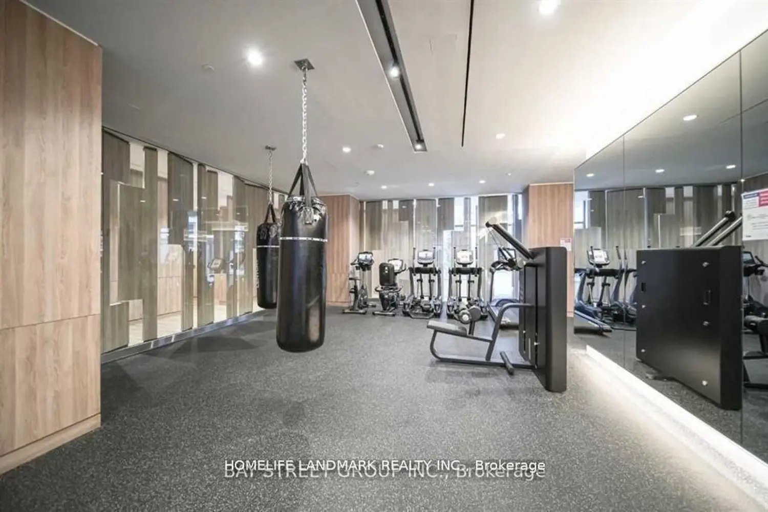 27 Bathurst Street 1113 photo 4