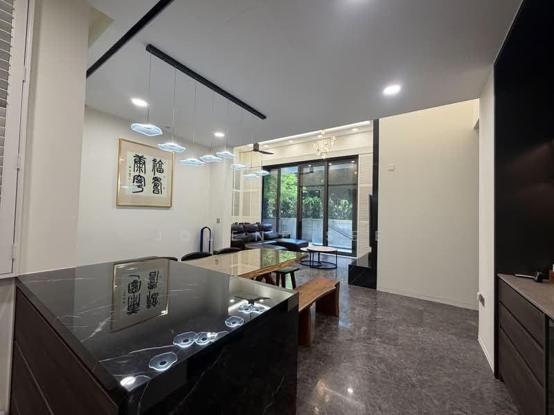 19 Nassim Hill photo 5