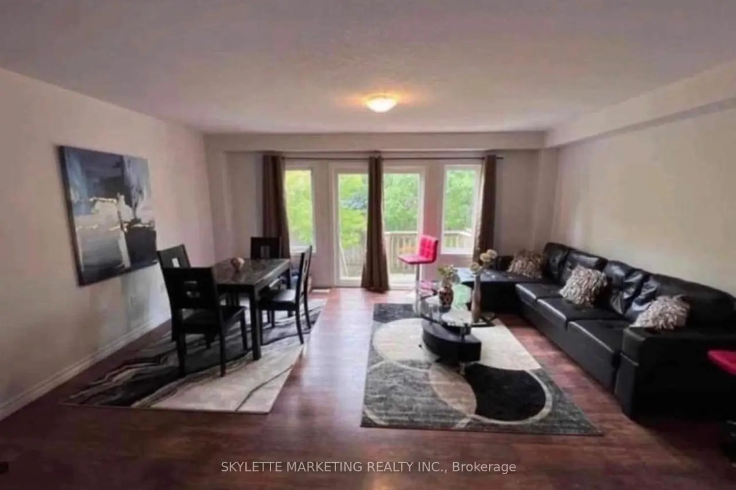 24 Lambeth Way photo 3