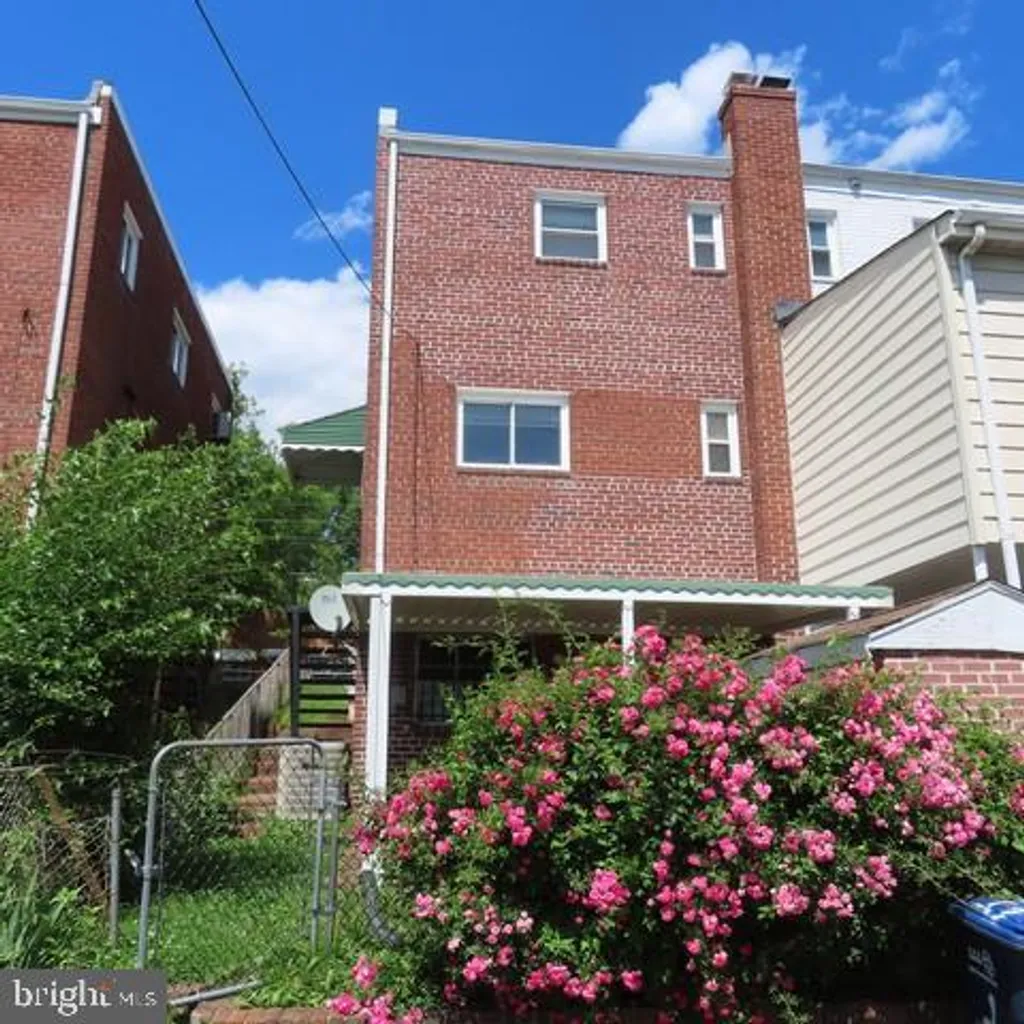 819 Oglethorpe Street NE, Washington, DC 20011