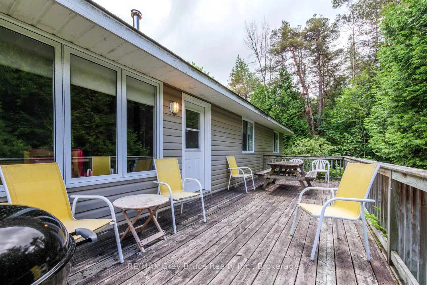 550 Huron Road photo 3