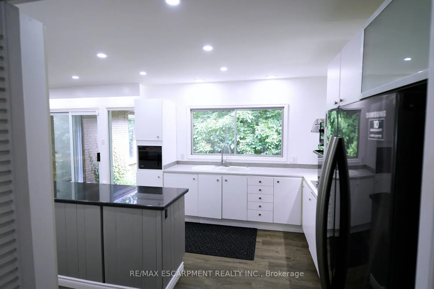 560 Crane Court photo 5