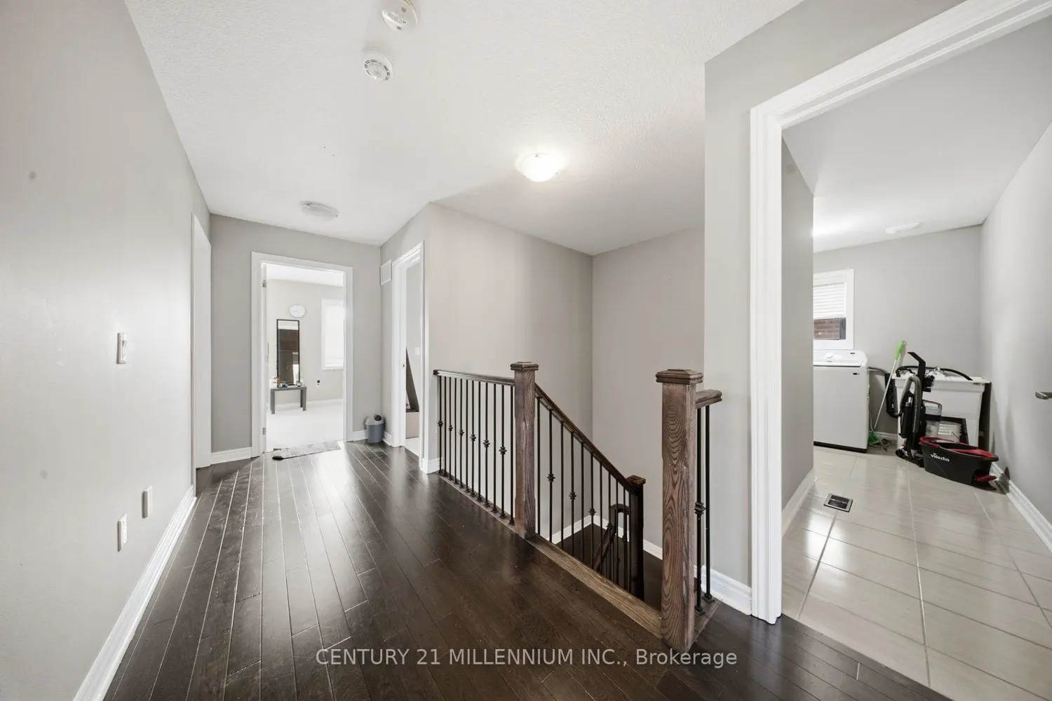 1153 Upper Thames Drive photo 5