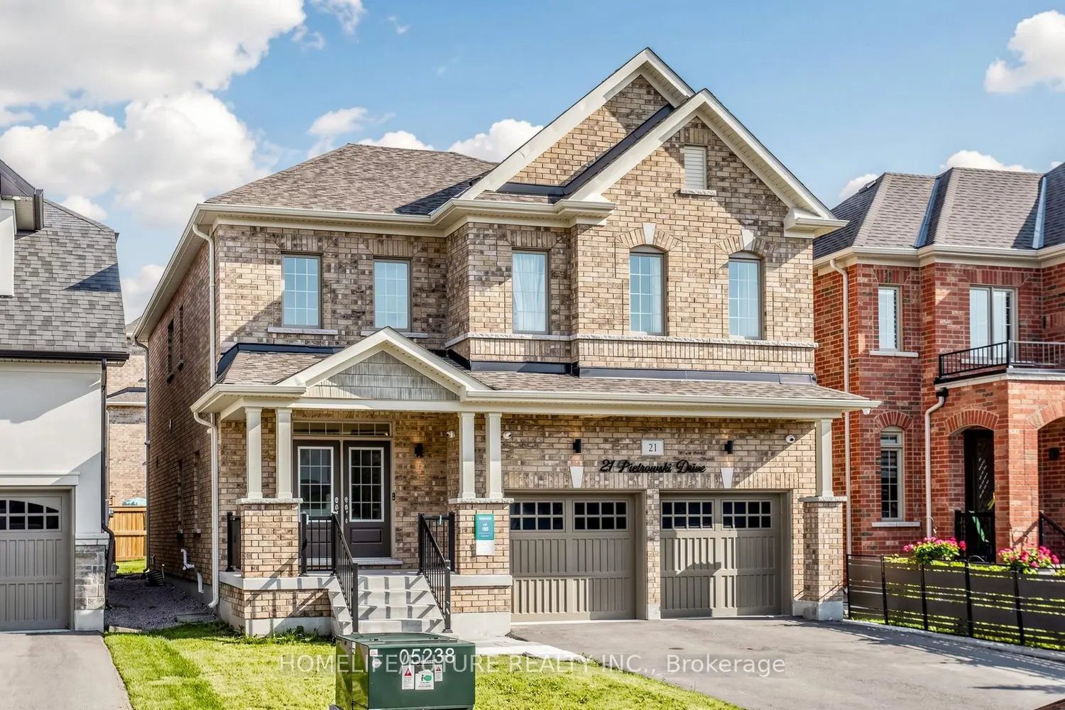 21 Pietrowski Drive photo 3