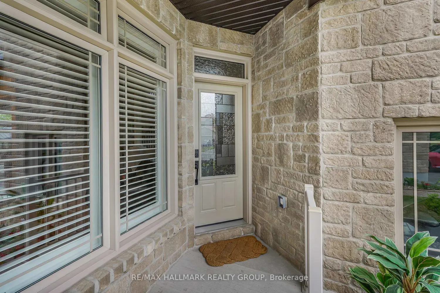 208 Opale Street photo 3
