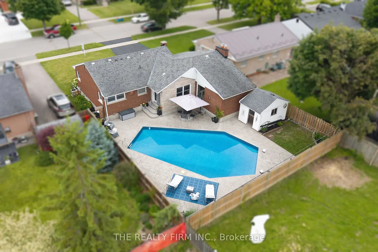 226 Rainbow Avenue photo 2