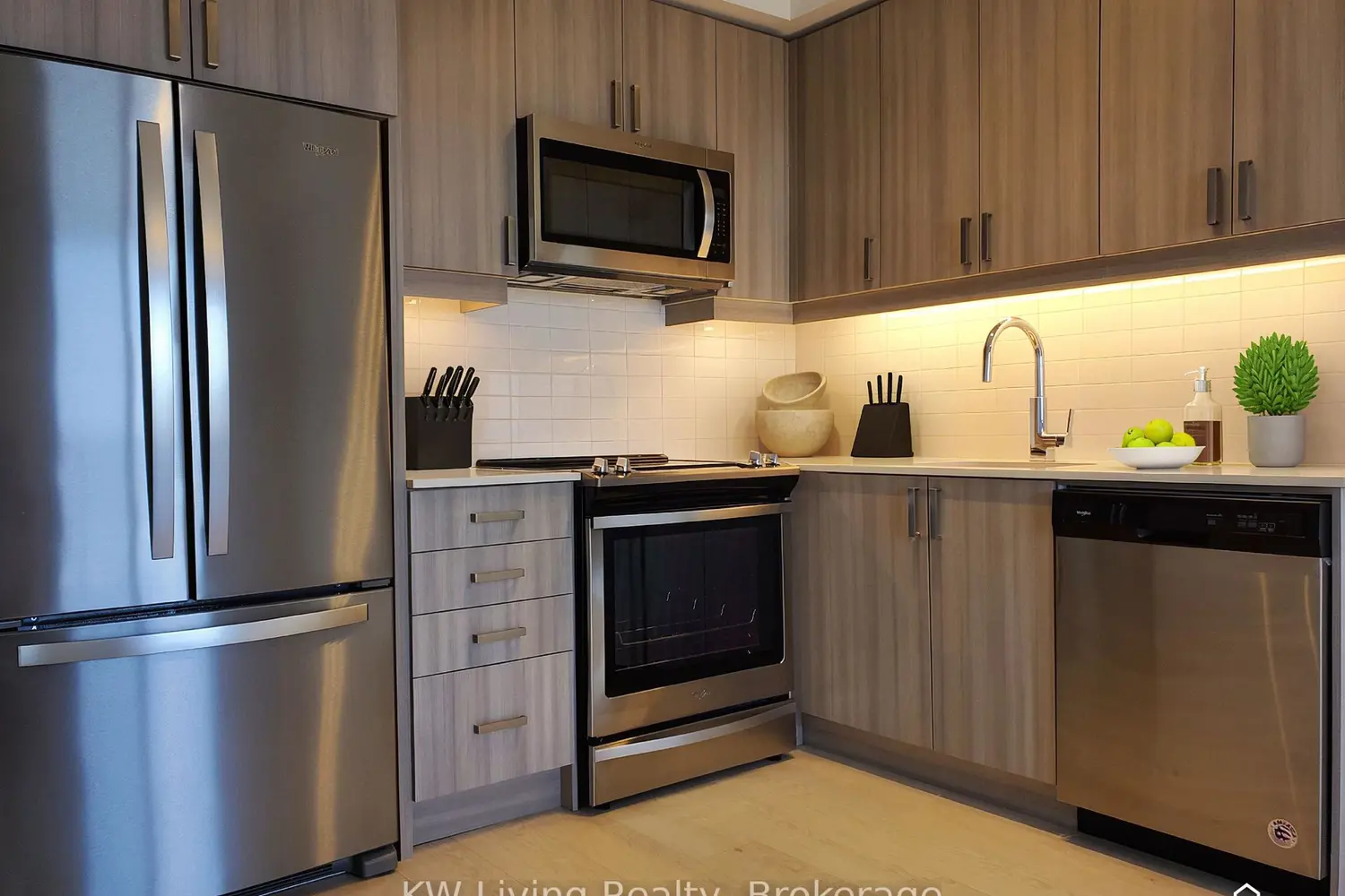 8 Nahani Way 2720 photo 2