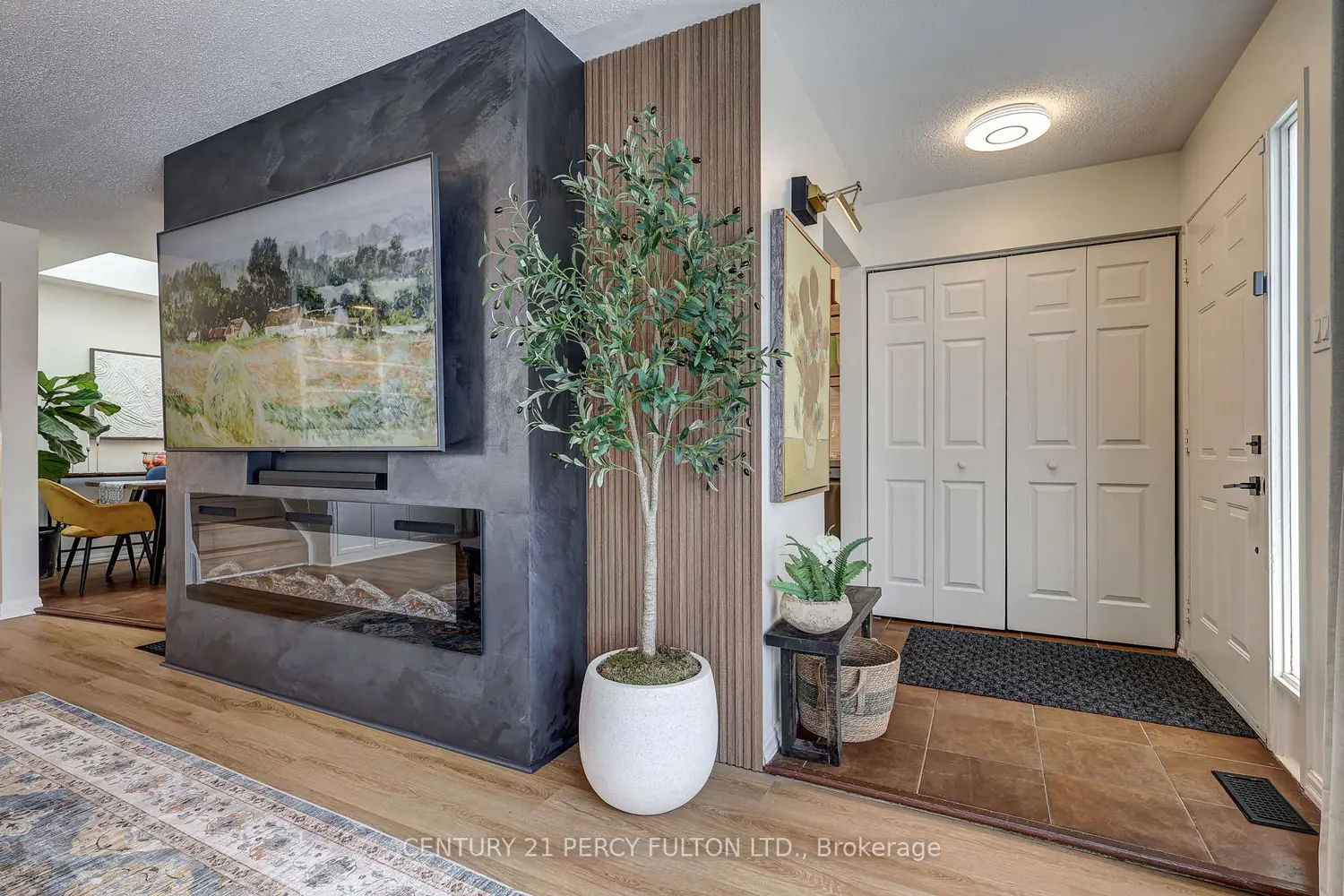 132 Sundridge Crescent photo 5