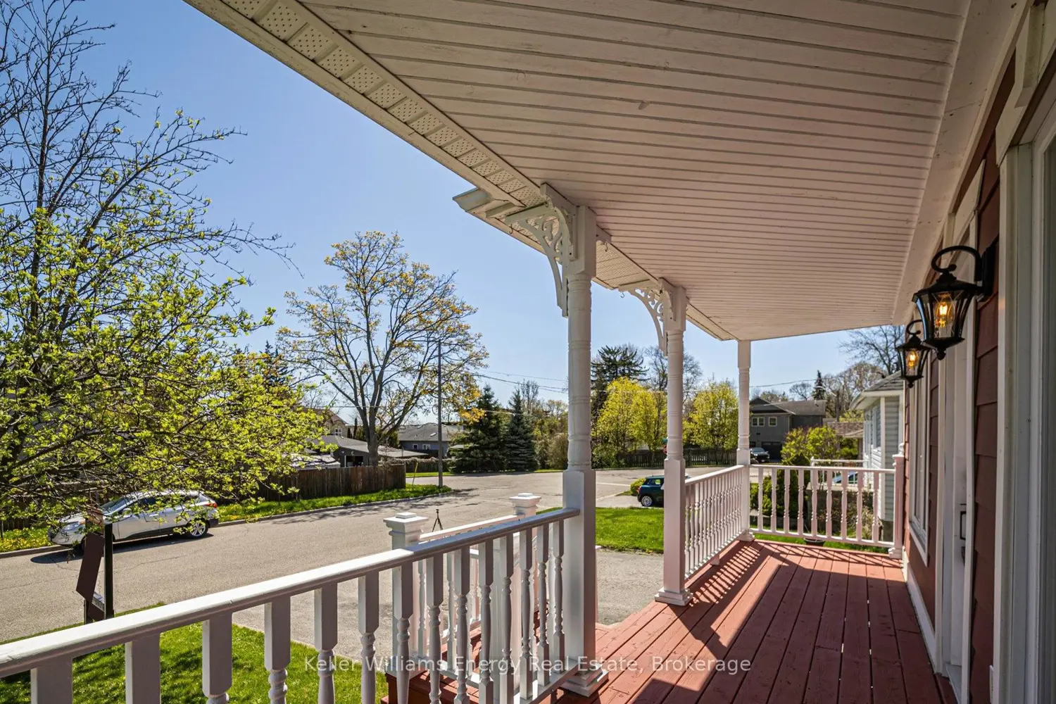 676 Victory Drive photo 2