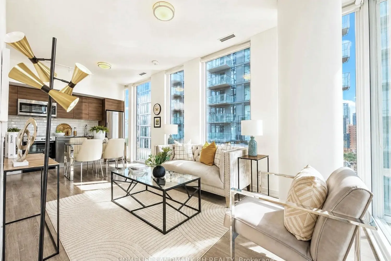 28 Wellesley Street 1004 photo 3