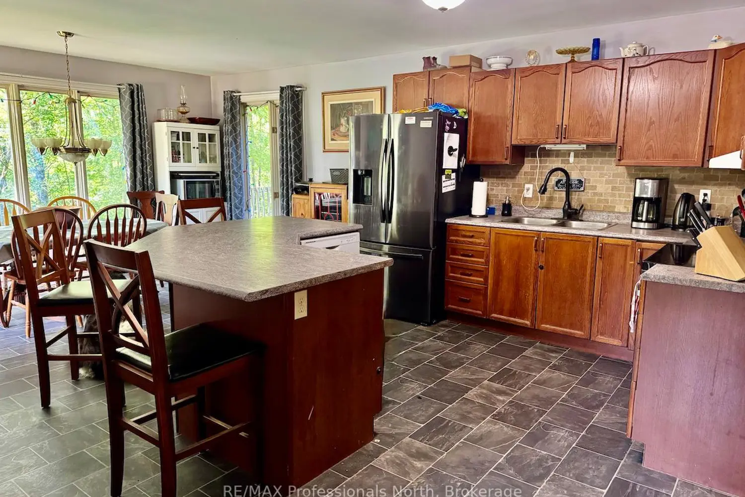1089 Coumbs Road photo 5