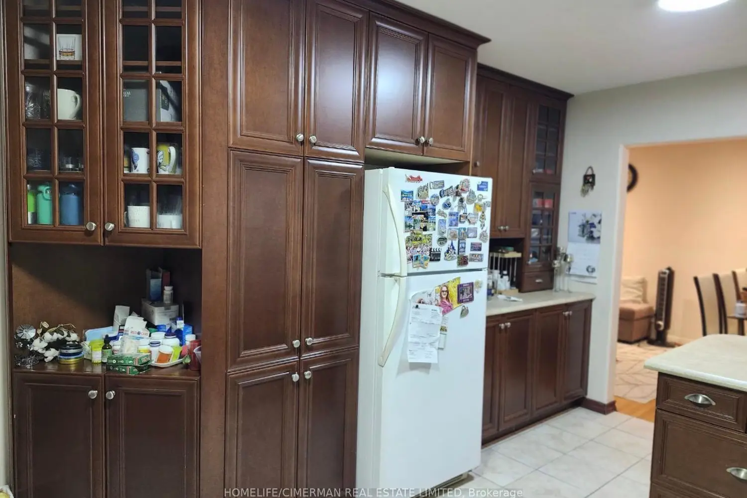 92 Bond Crescent photo 3