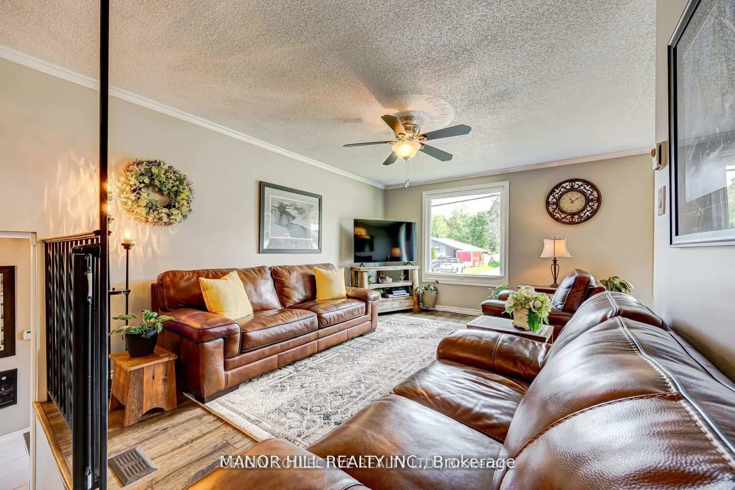 444 William Street photo 3