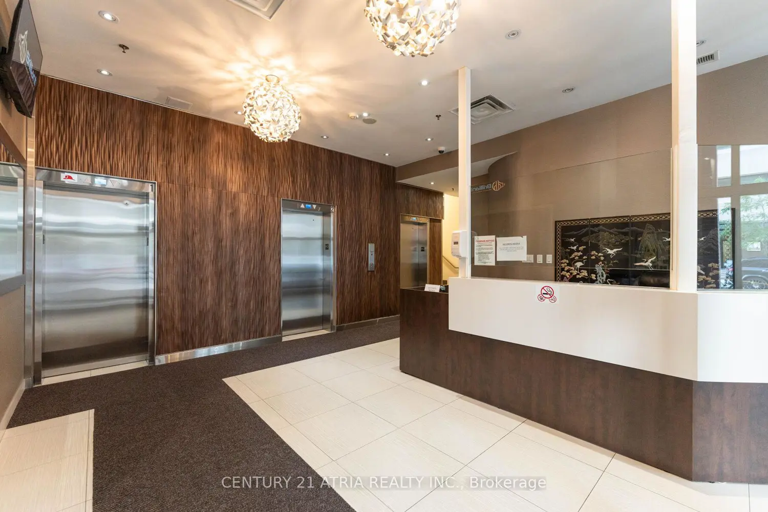 55 Centre Avenue 1402 photo 3
