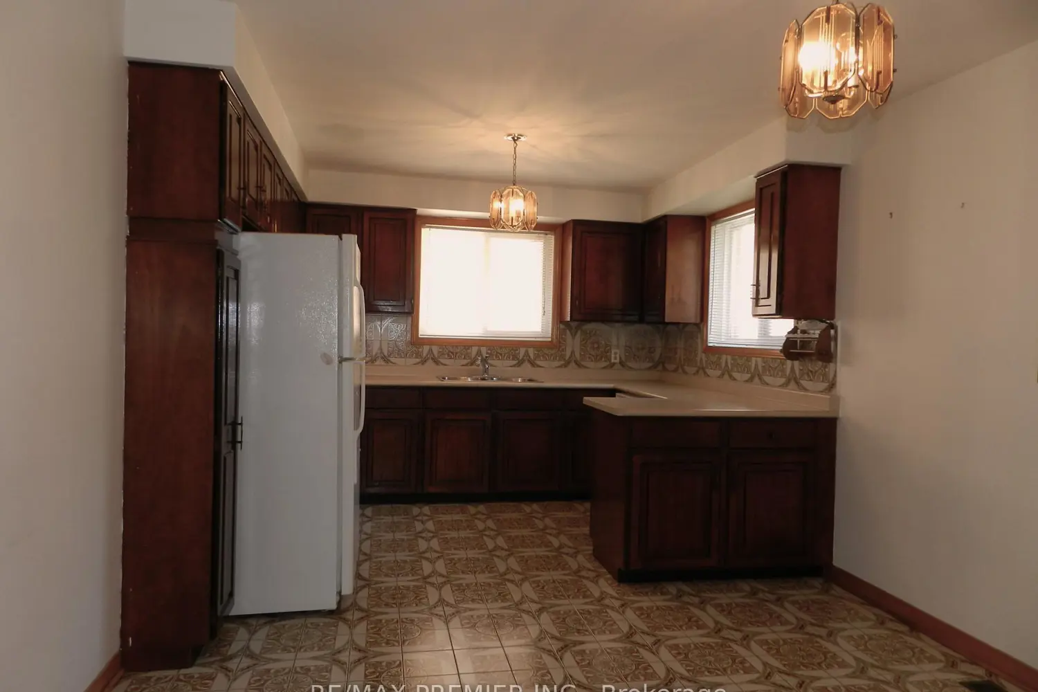 36 Willis Road photo 4