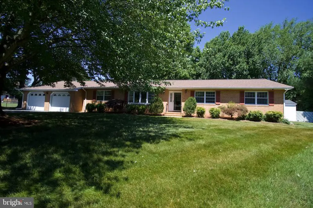 18 N Springview Drive, Dover, DE 19901 photo 2