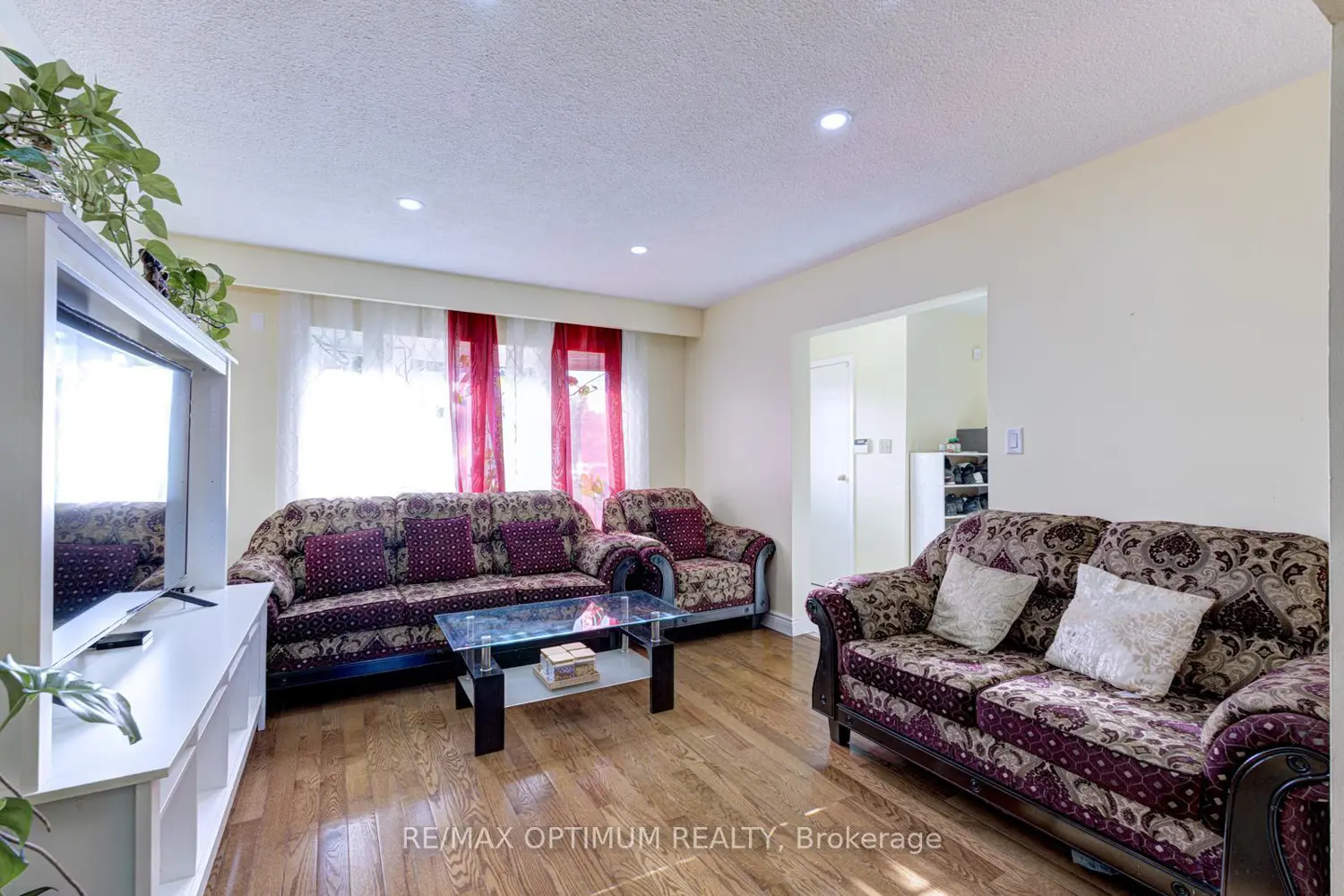 21 Juniper Crescent photo 4