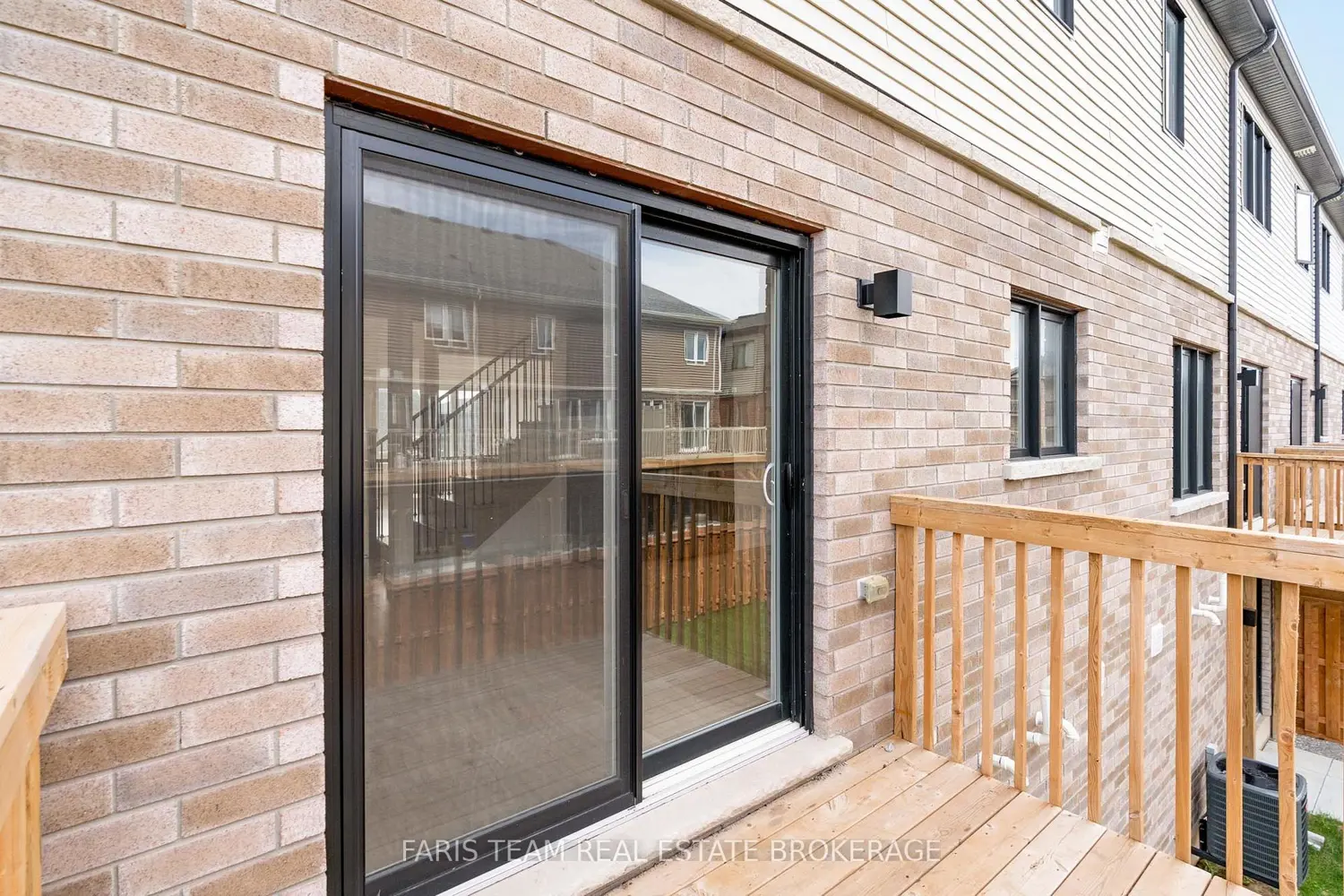 53 Harvest Crescent photo 5
