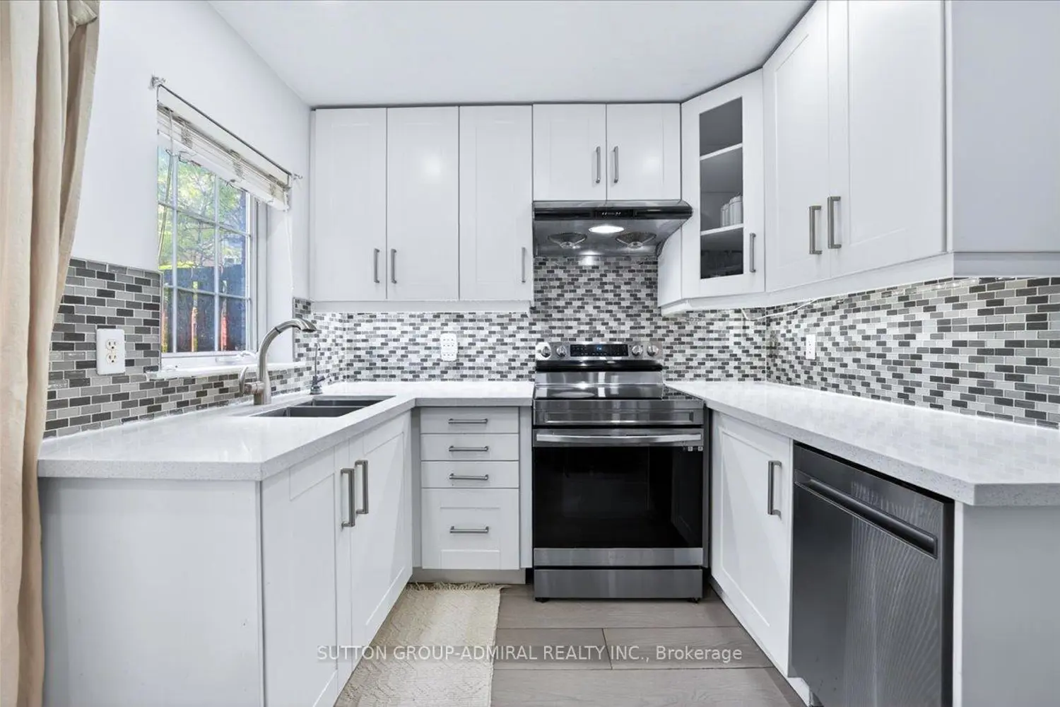 75 Strathaven Drive 35 photo 5