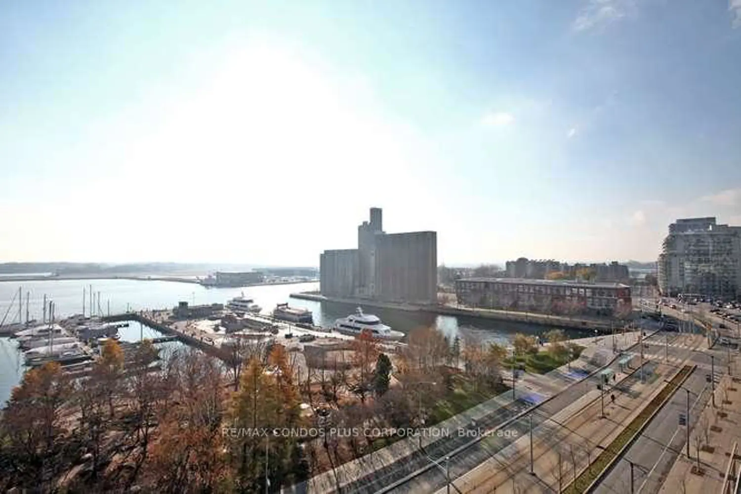 500 Queens Quay W. 902W