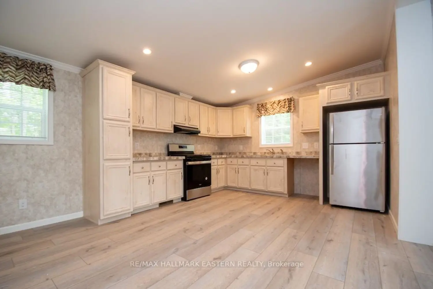 20 Laplante Road photo 4