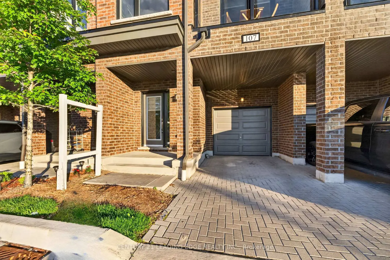 1865 Pickering Parkway 107 photo 2