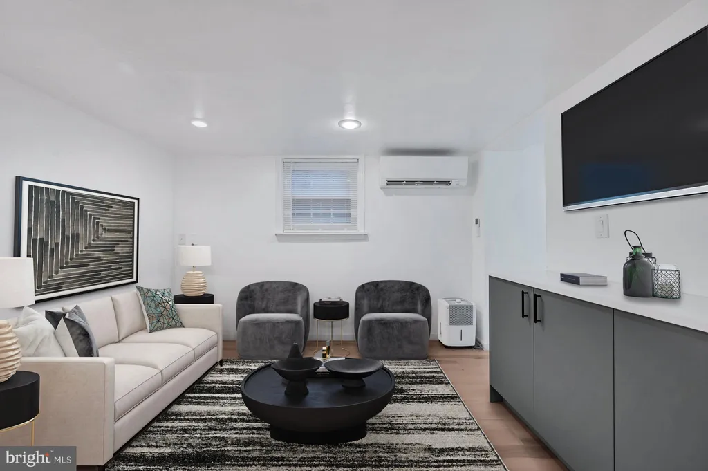3513 T Street NW Unit B, Washington, DC 20007 photo 2
