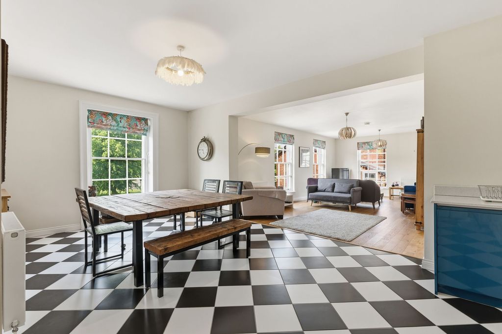 3 bed flat for saleClarkehouse Road, Sheffield S10